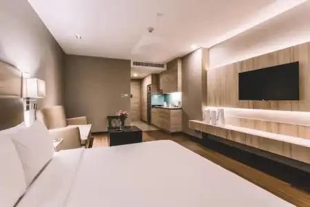 Adelphi Suites Bangkok - 199