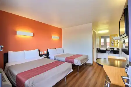 Motel 6 Laredo, TX - South - 3