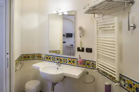 Bellevue Suite - 17