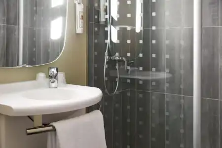 Ibis Paris Canal Saint Martin - 64