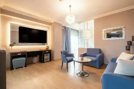 216 Castle - 47