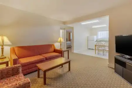 Ogunquit & Suites - 94