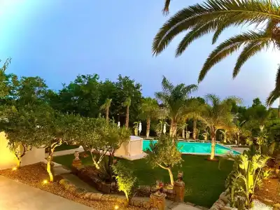 Emesh Boutique Suite - 50