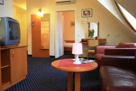 SUITE 900m ZUR OPER - 74