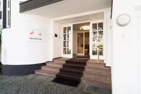 Villa im Park - 0