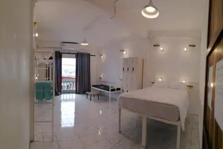 8 Sleepers Street Hostel - 32
