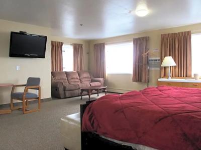 Merrill Field Inn - 33