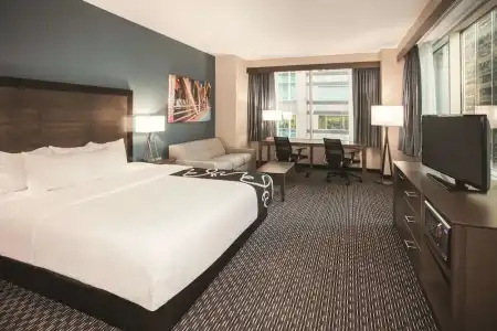 La Quinta Inn & Suites by Wyndham Chicago Downtown - 62
