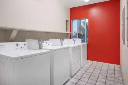 Ramada by Wyndham Bakersfield North - 20
