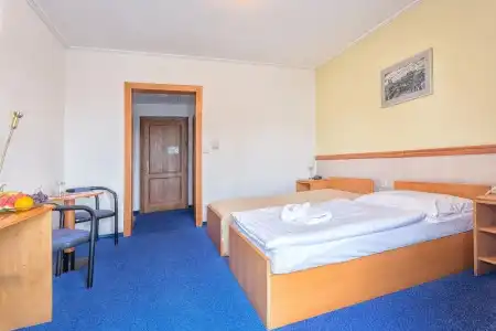 Carl Inn - 3
