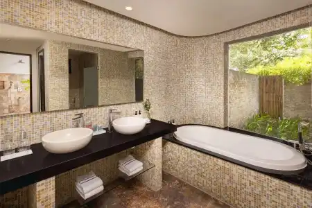 Melia Danang Beach Resort - 12