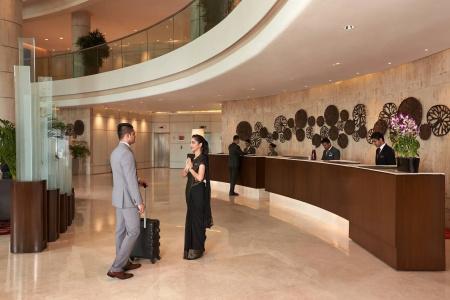 Courtyard by Marriott Mumbai International Airport - 13