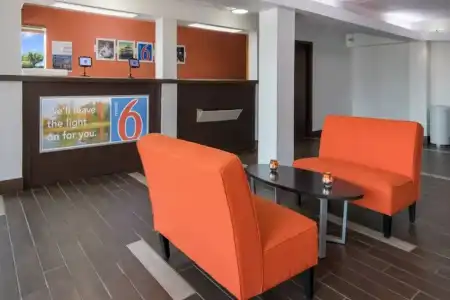 Motel 6 Macon, GA - 22