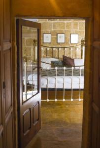 The Burrow Guest House - 44