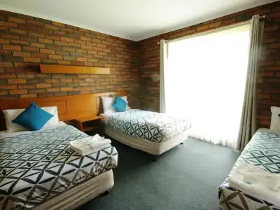 Golden Palms Motel - 0