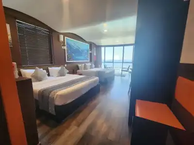 The Hive Beach - 16
