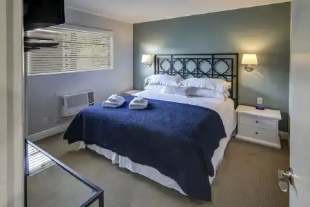 May-Dee Suites - 45