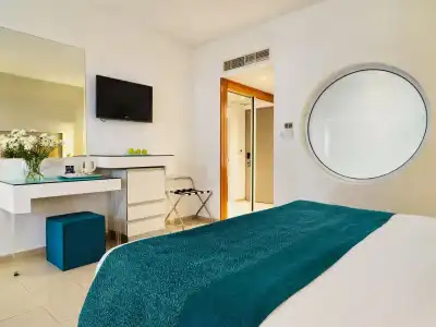 Leonardo Cypria Bay - 72