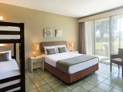 Ratsun Nadi Airport Apartment - 3