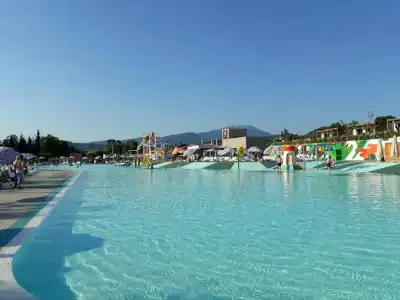 Sisan Family Resort - 8
