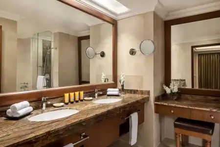 Sule Shangri-La, Yangon - 9