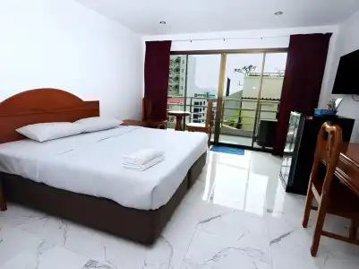 Highfive Guest House - 4