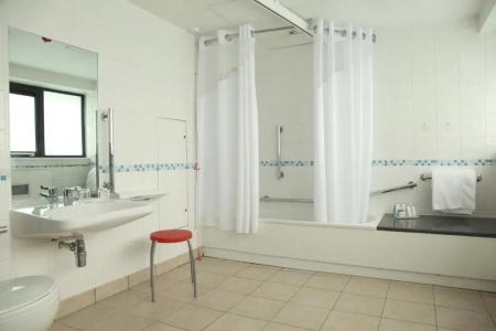 Holiday Inn Cardiff City Centre by IHG - 27
