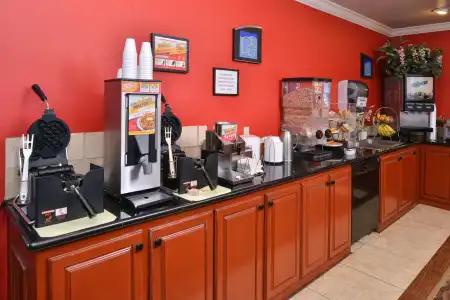 Americas Best Value Inn Lubbock E - 12
