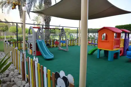 Sharjah Carlton - 13