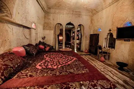 Oread Cave Suites - 311