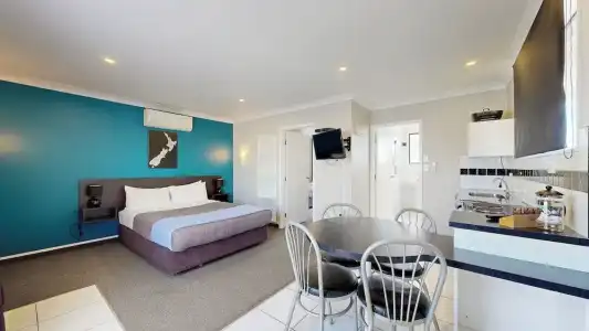 Albatross Motel - 56