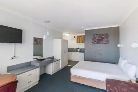 Port Aloha Motel - 67