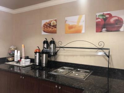 Holiday Inn Express & Suites Mountain View Silicon Valley by IHG - 22
