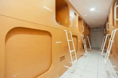 RedDoorz Hostel near Taman Puring - 23