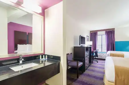 Holiday Inn and Suites Richmond West End by IHG - 37