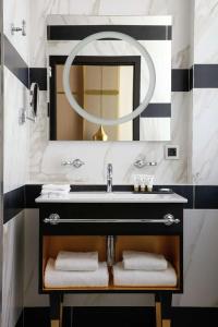 Niepce Paris, Curio Collection by Hilton - 39