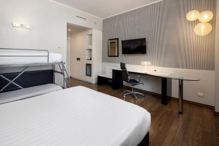 Holiday Inn Genoa City by IHG - 1