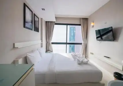 Serenotel Pattaya Beach Front - 60