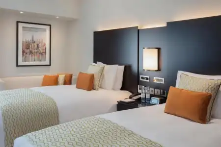 Crowne Plaza - 74