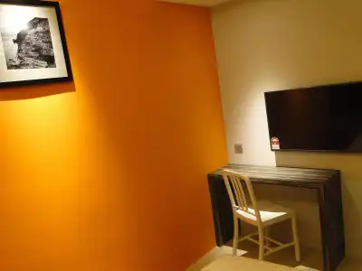 OYO 278 Orange Premier - 3