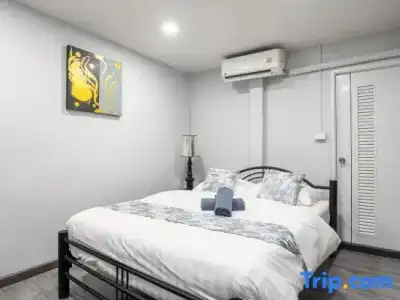 Sleep With Me Bangkok - BTS Phra Khanong - 86