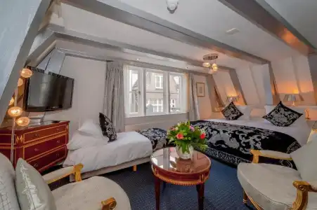 Ambassade - 43