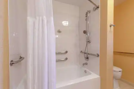 DoubleTree Suites by Hilton Lexington - 9