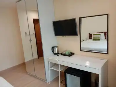 V Check Inn Sukhumvit 22 - 93