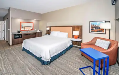 Hampton Inn by Hilton Ottawa - 4