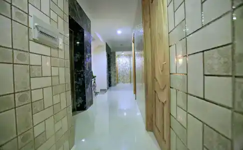 Thang Bom Boutique - 9