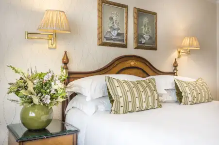 The Capital, Apartments & Townhouse - Small Luxurys of The World - 7