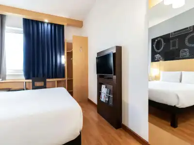 Ibis Kyiv City Center - 4