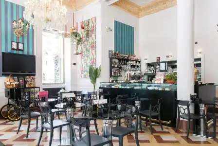 Adriano Boutique Sevilla - 16