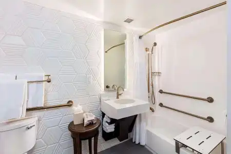 Hilton Garden Inn Los Angeles / Hollywood - 4
